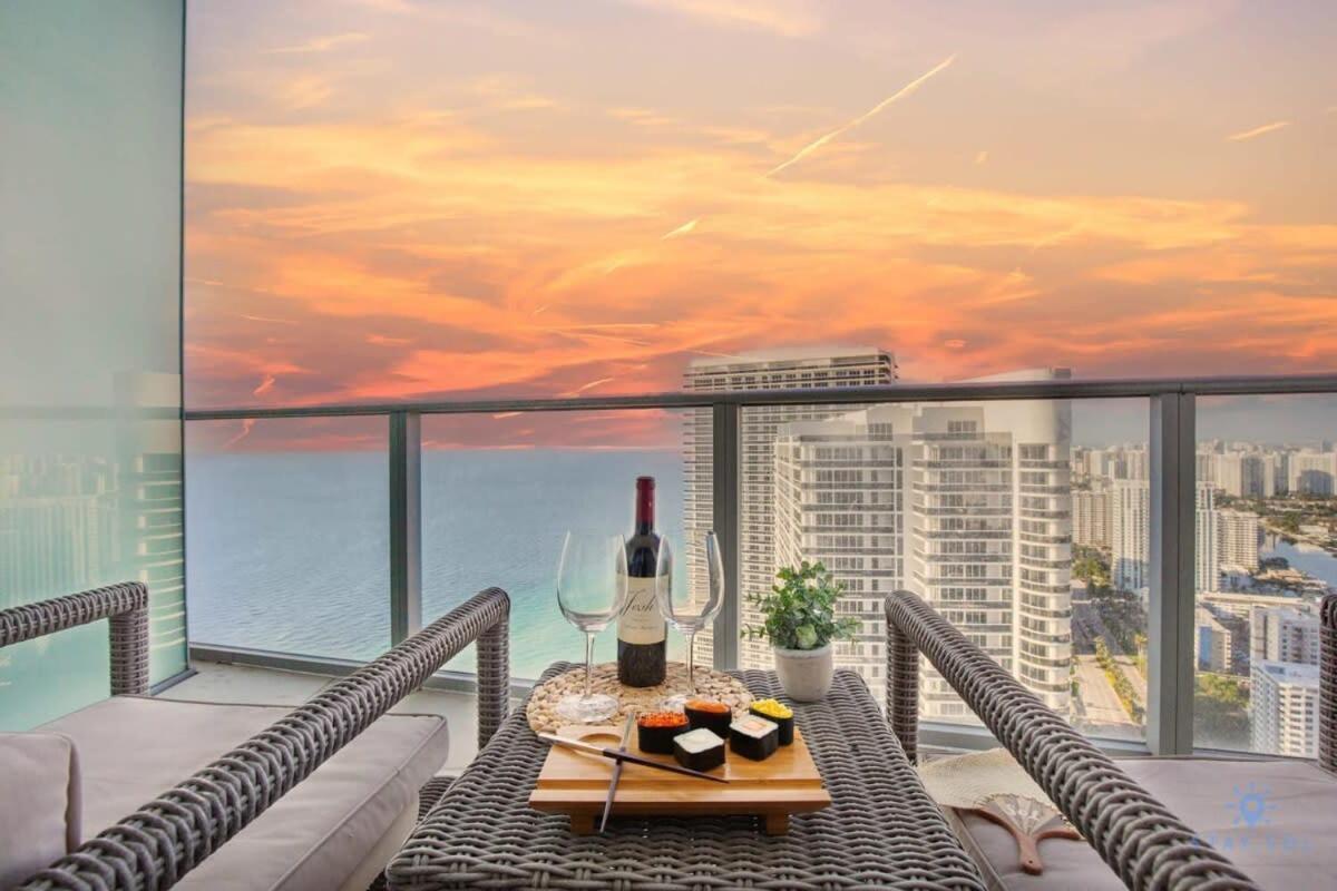 Upper Level Penthouse - Amazing Views Beach & Intracoastal Apartman Hollywood Kültér fotó