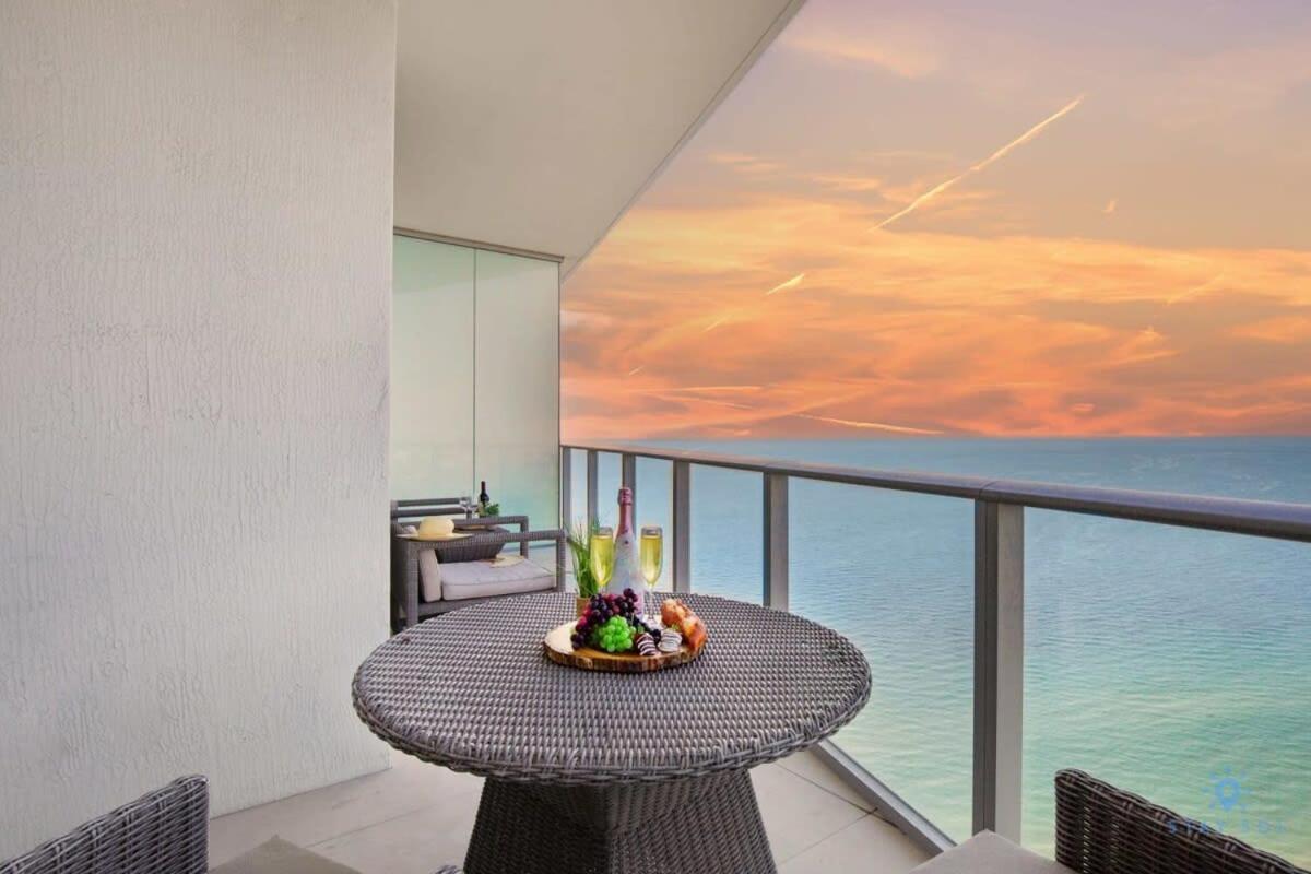 Upper Level Penthouse - Amazing Views Beach & Intracoastal Apartman Hollywood Kültér fotó