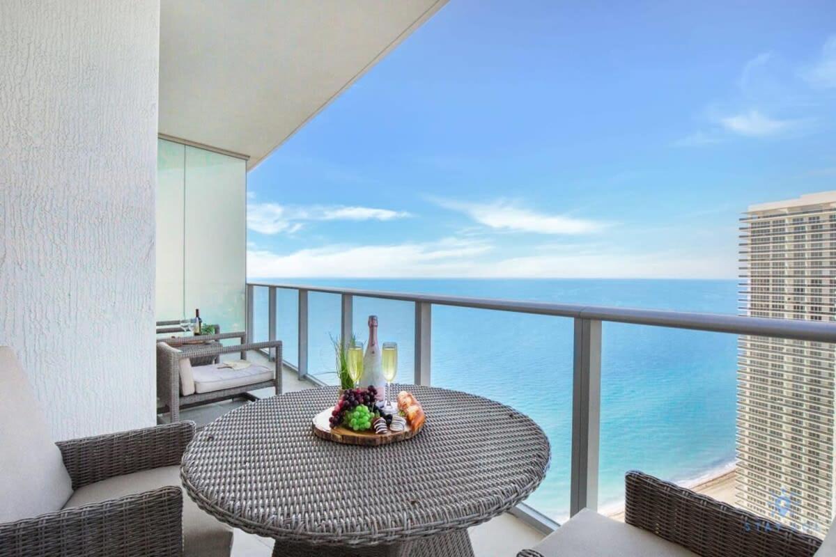 Upper Level Penthouse - Amazing Views Beach & Intracoastal Apartman Hollywood Kültér fotó